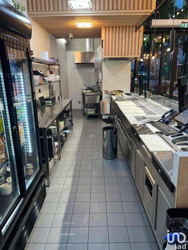 Photo 7 - Commerce à NANTERRE