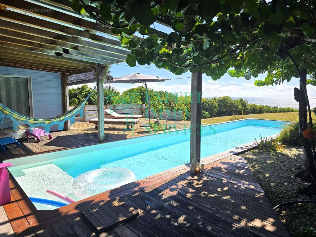 Maison à CAPESTERRE-DE-MARIE-GALANTE