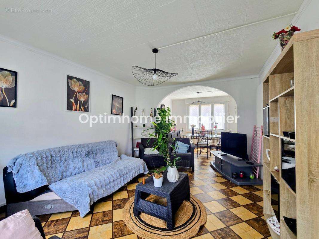 Exclusivité - Idéal investisseur - Maison GMF avec garage & jardin clos - Caudry 59540 - photo 7