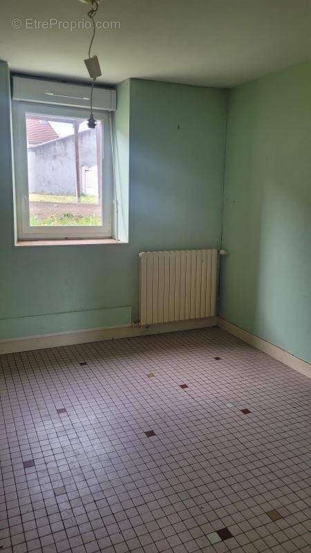 Appartement à LA CHAPELLE-SAINT-MESMIN