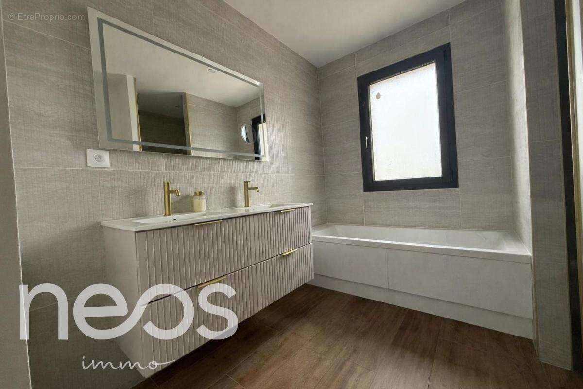 Maison à SAINT-JULIEN