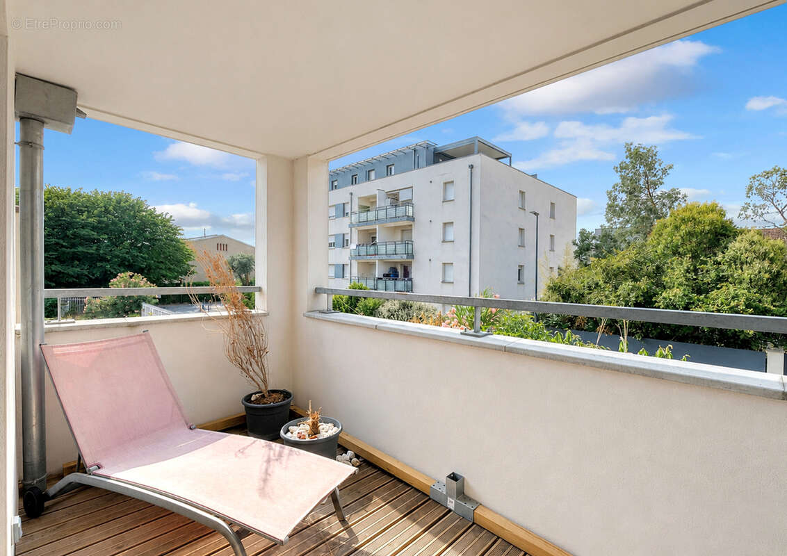 En exclusivité ! Appartement T3 de 62 m2 situé au 1er étage, secteur Barrière de Paris. - photo 4