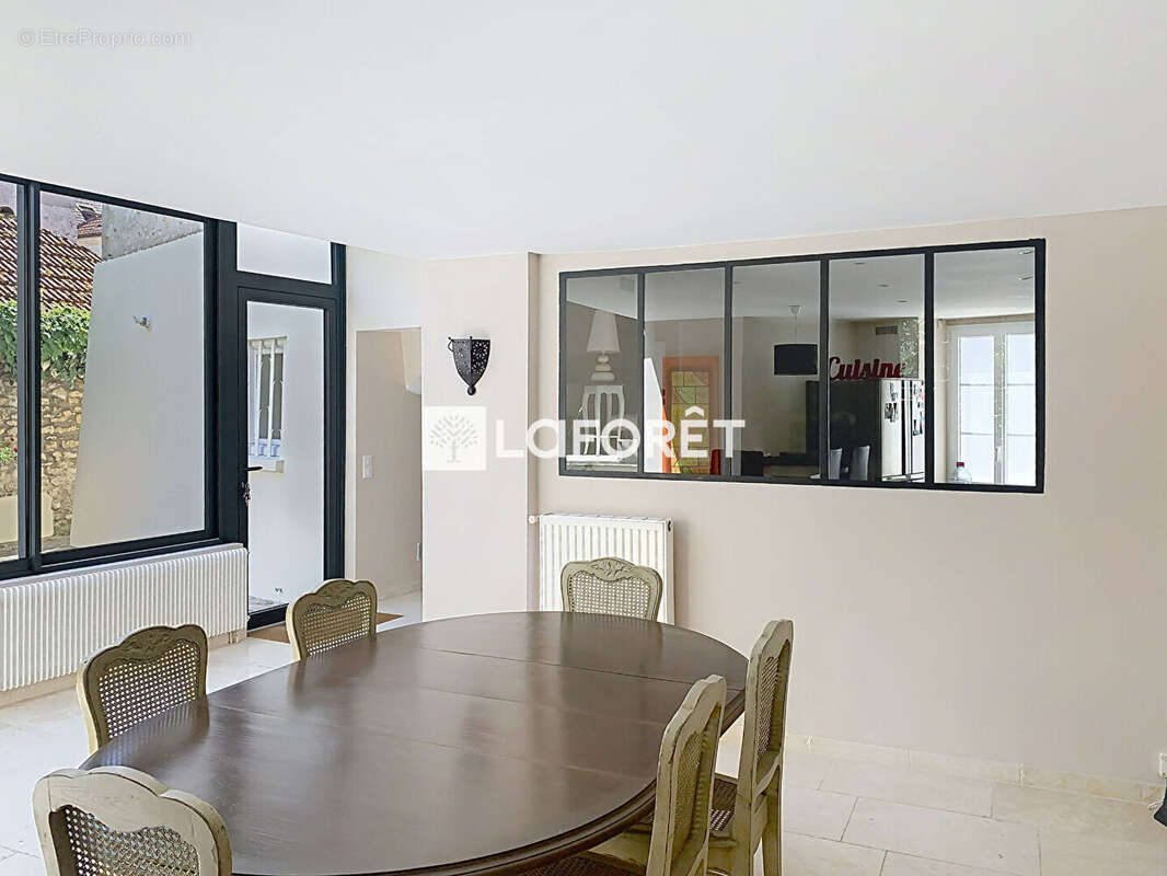 Maison de 8 pièce(s) 189 m²  "Toutes commodités à pied" - photo 8
