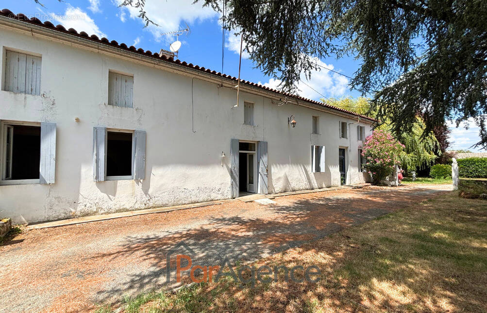 Maison à CORME-ECLUSE