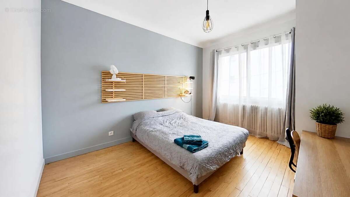 Immeuble de rapport: 3 lots loués: T5, T2, Studio avec 3 garages - photo 5