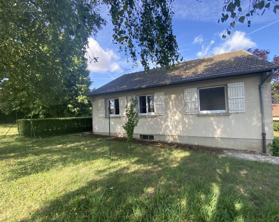 Maison à NEUILLY-SAINT-FRONT