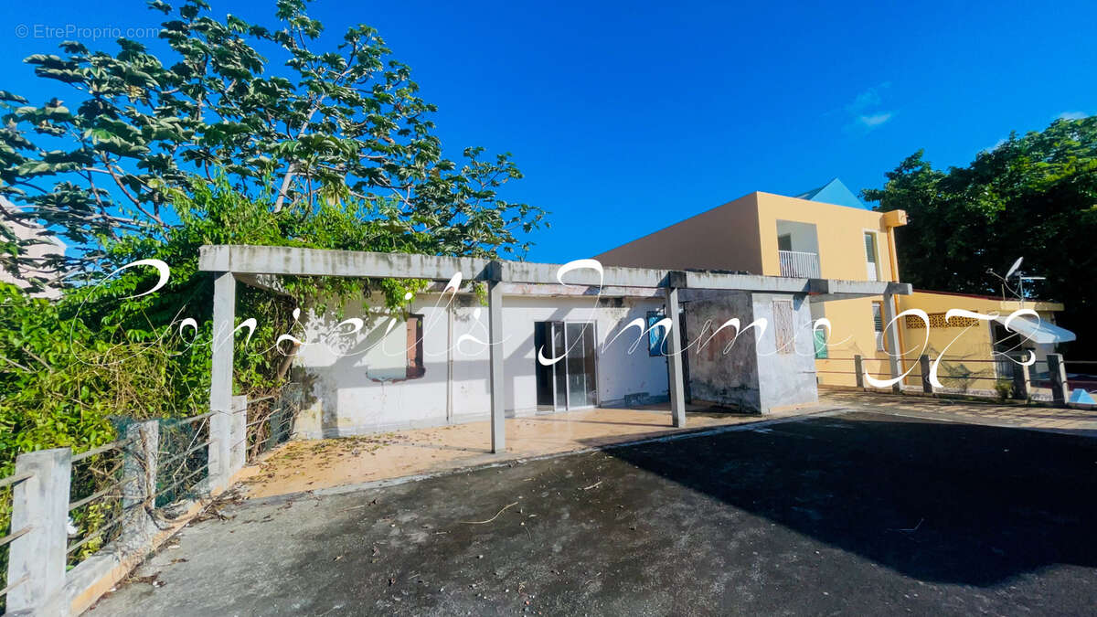 À Vendre   Ensemble Immobilier à réinventer   Bourg du Marin - photo 2