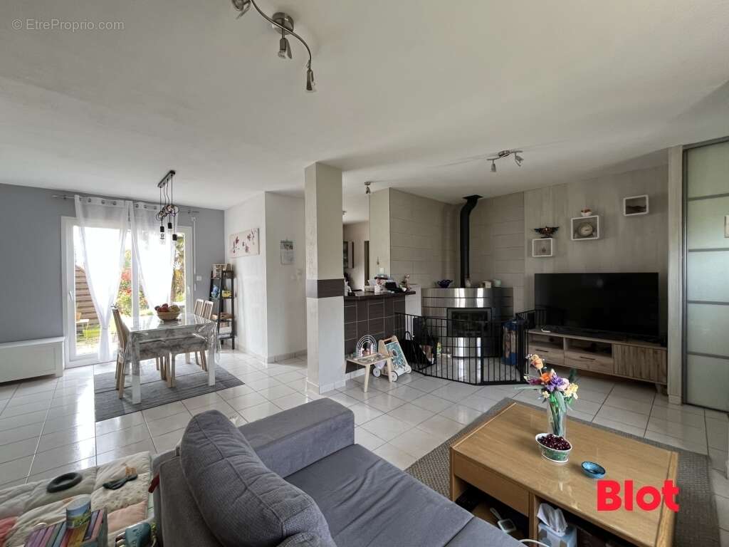 Maison 97 m² à Le Petit-Fougeray  - photo 4