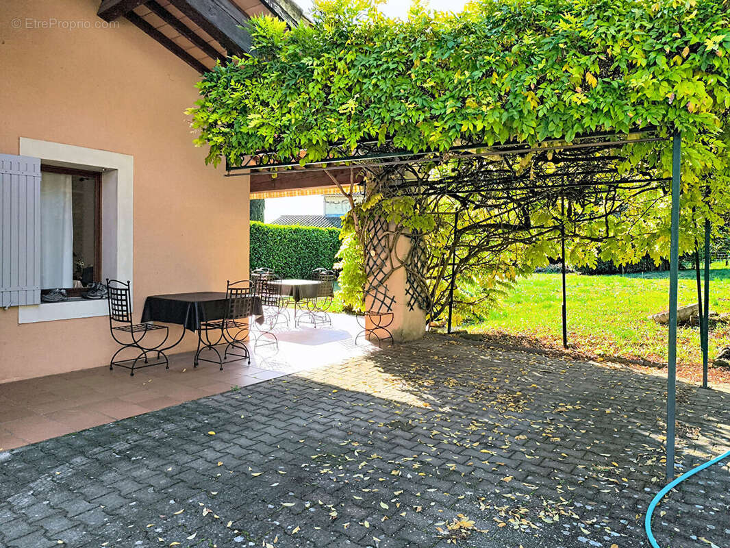 Maison à SAUVETERRE