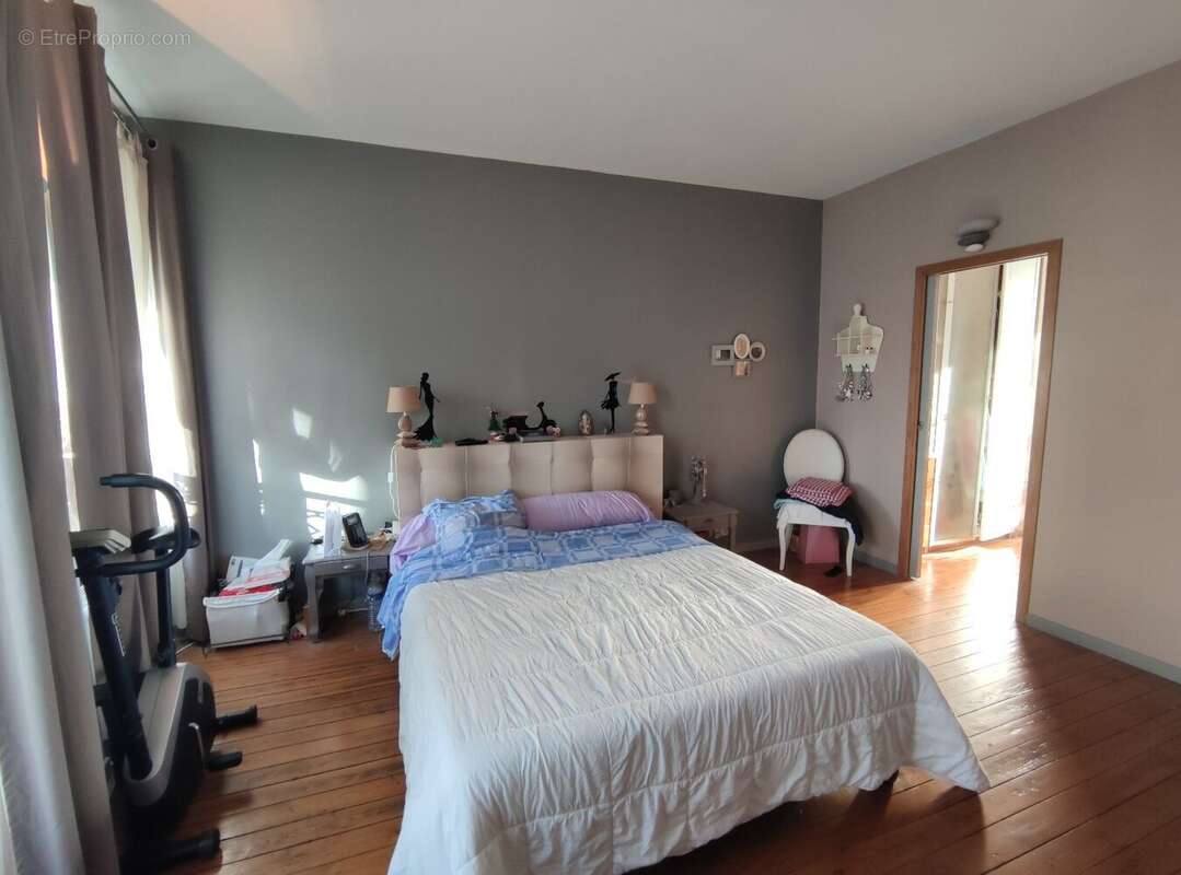 Belle demeure de 446 m² hab datant du 13ème et 17ème siécle avec nombreuses dépendances - photo 32