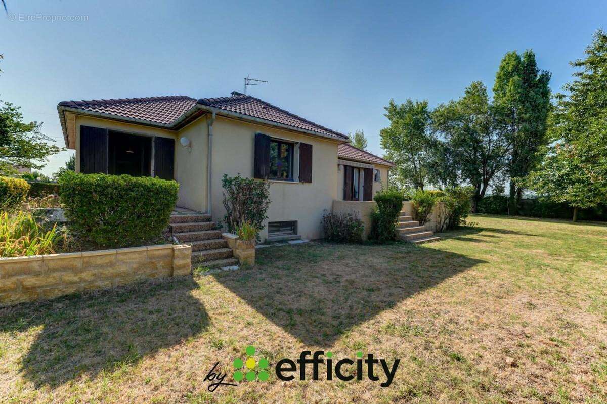 Maison 119 m² à Saint-Priest  - photo 2