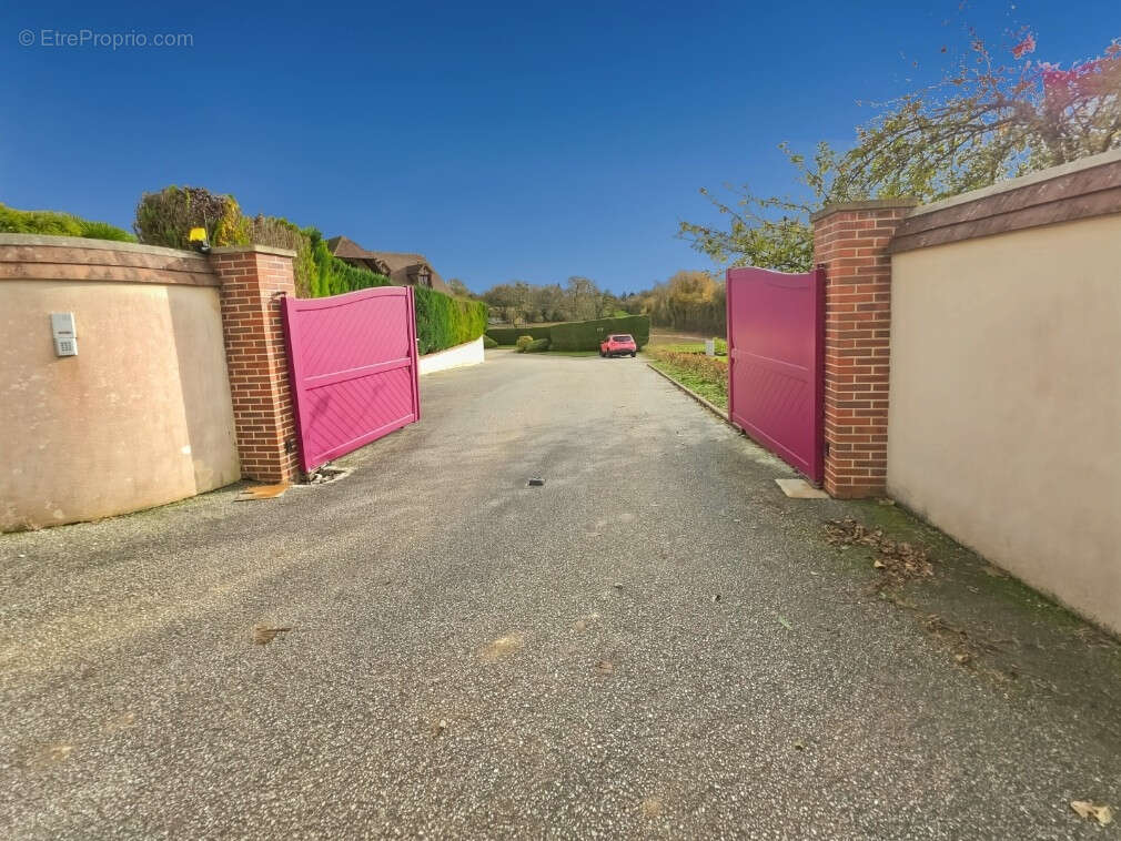 ECHAUFFOUR 61370 maison 6 chambres sur sous-sol complet, terrain 2.805 m² - photo 2