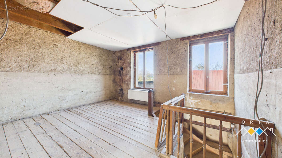 Maison à BEZANGE-LA-GRANDE