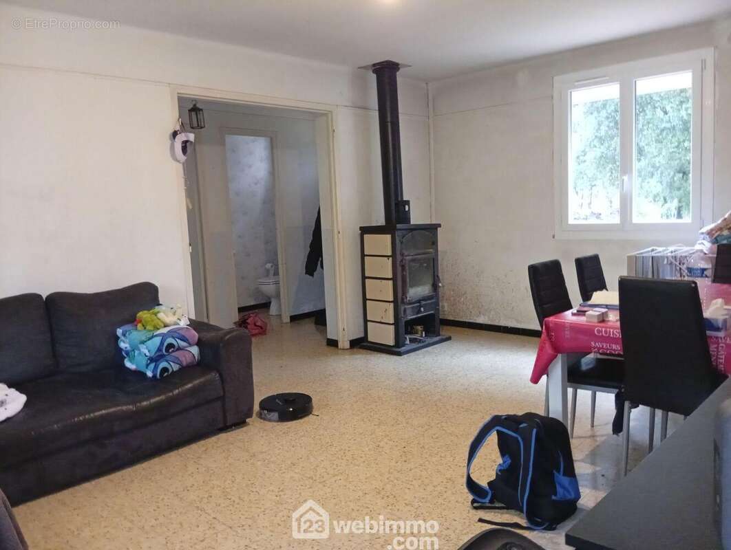 Maison à ENTRECASTEAUX