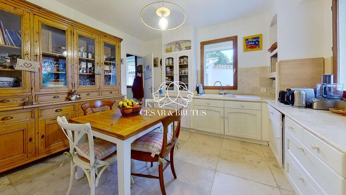 Maison 230 m² à Reyrieux  - photo 8