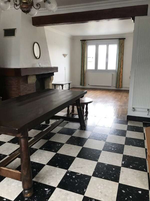 Maison à SAINT-CHERON