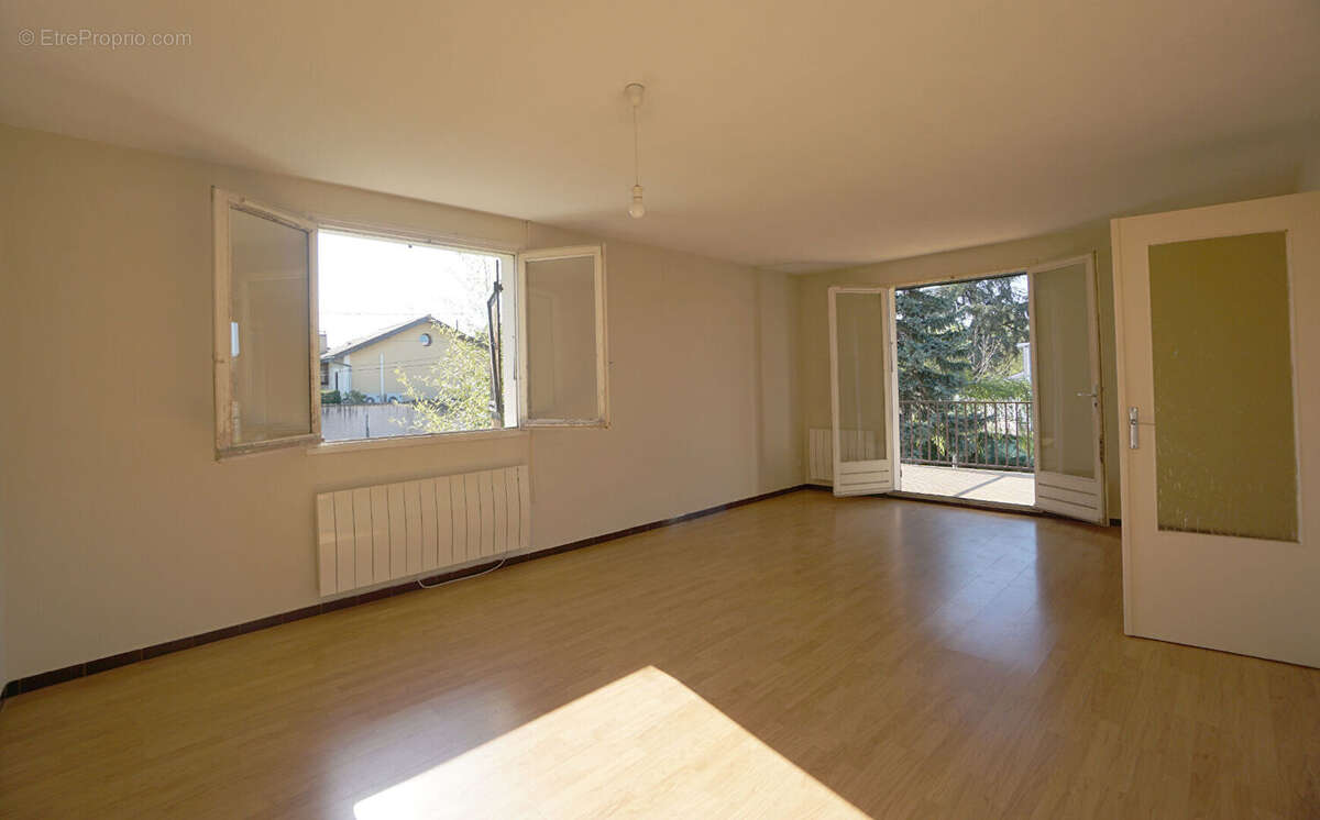 Maison à SAINT-GENIS-LAVAL