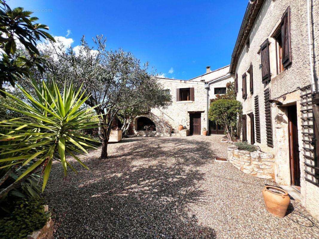 Maison 155 m² à Saint-Jean-De-Minervois  - photo 2