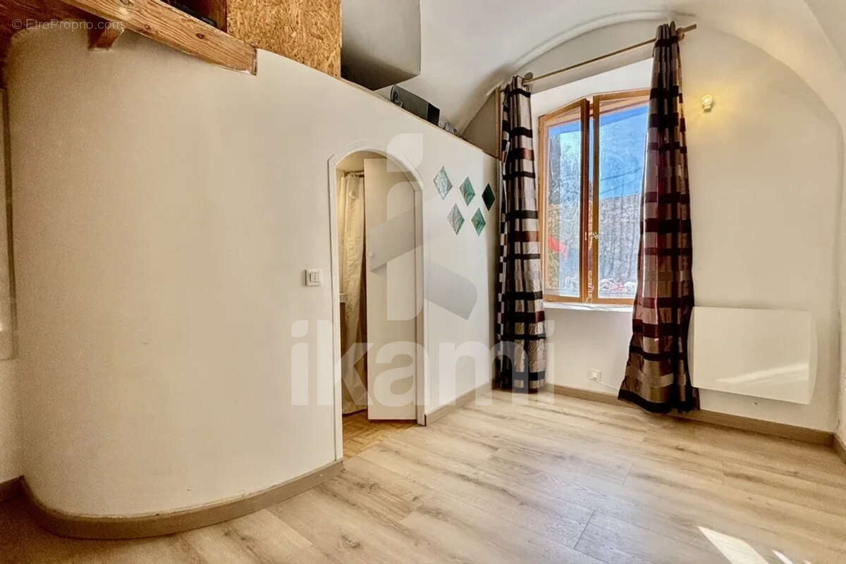 Appartement à SAINT-BAUZILLE-DE-PUTOIS