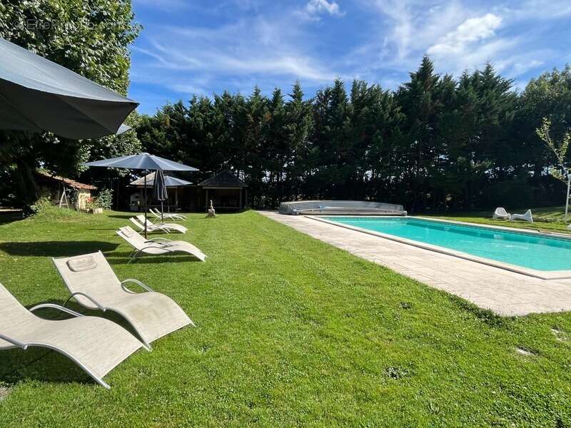 Maison à SAINT-JEAN-POUTGE