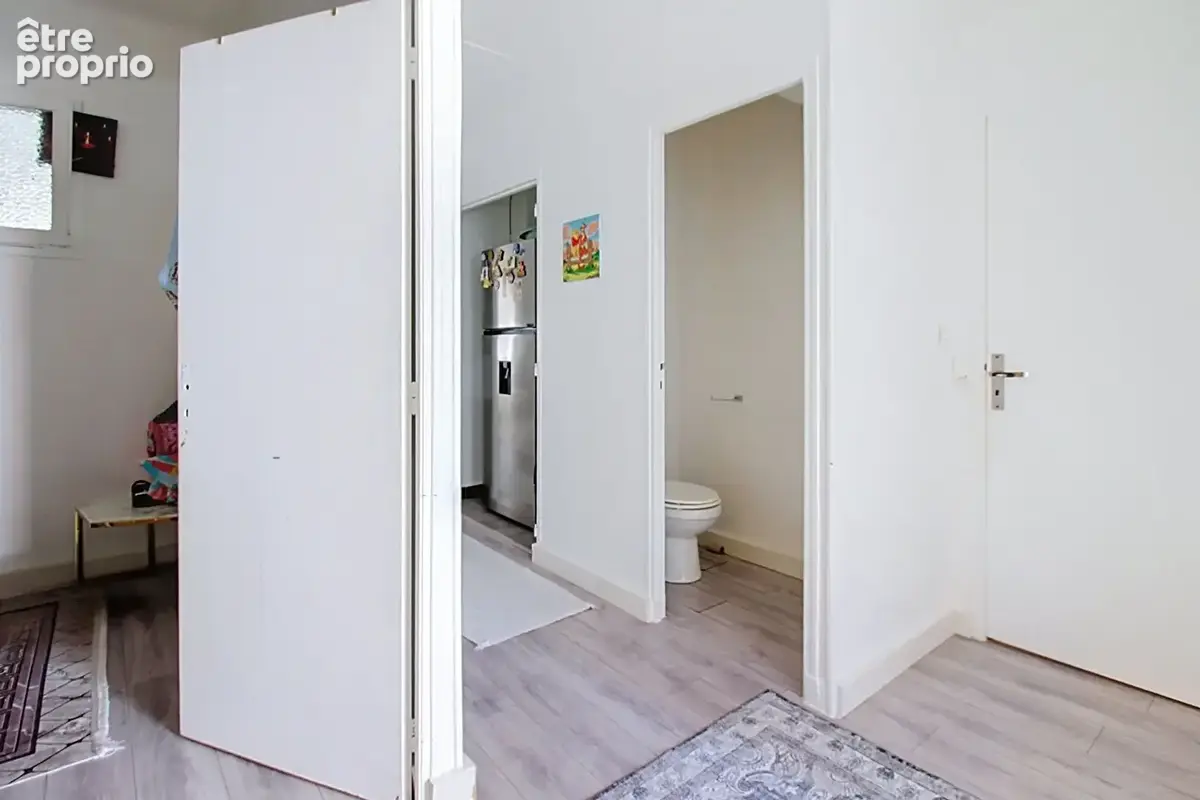 EXCLUSIVITÉ Appartement T4 de 82 m² vendu loué Calme, entrée indépendante et proximité des commerces - photo 8
