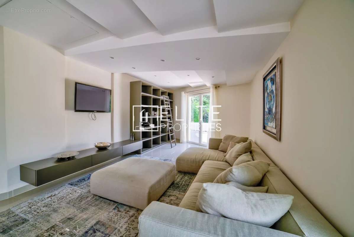 Maison à MOUANS-SARTOUX