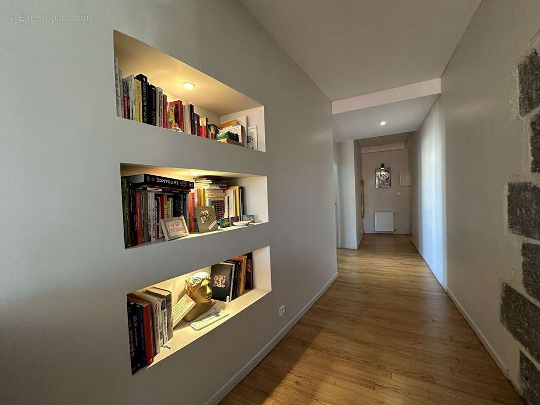 Appartement T4 de 116 m² / Charme de l'ancien / Centre historique - photo 5
