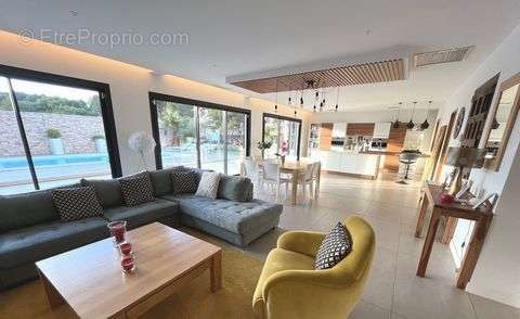 Maison à ROQUEFORT-LA-BEDOULE