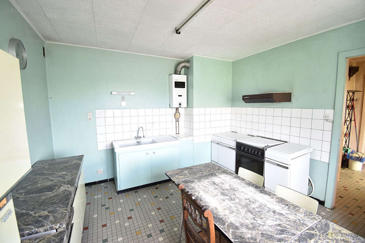 Maison à ENTRE-DEUX-EAUX