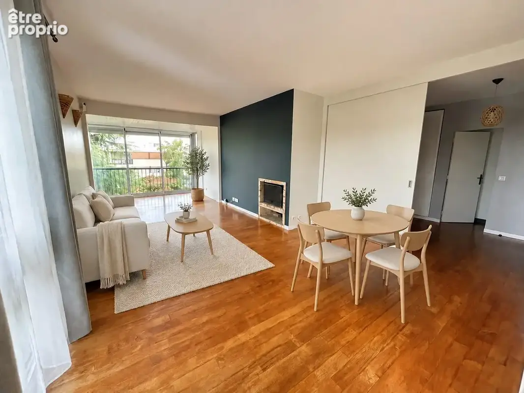 Appartement à FONTENAY-LE-FLEURY