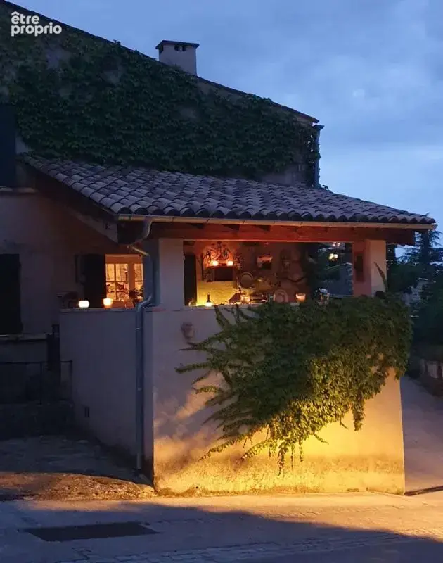 Maison de village 110 m² avec jardin de 265 m², garage et parking privé  Aurel - photo 2