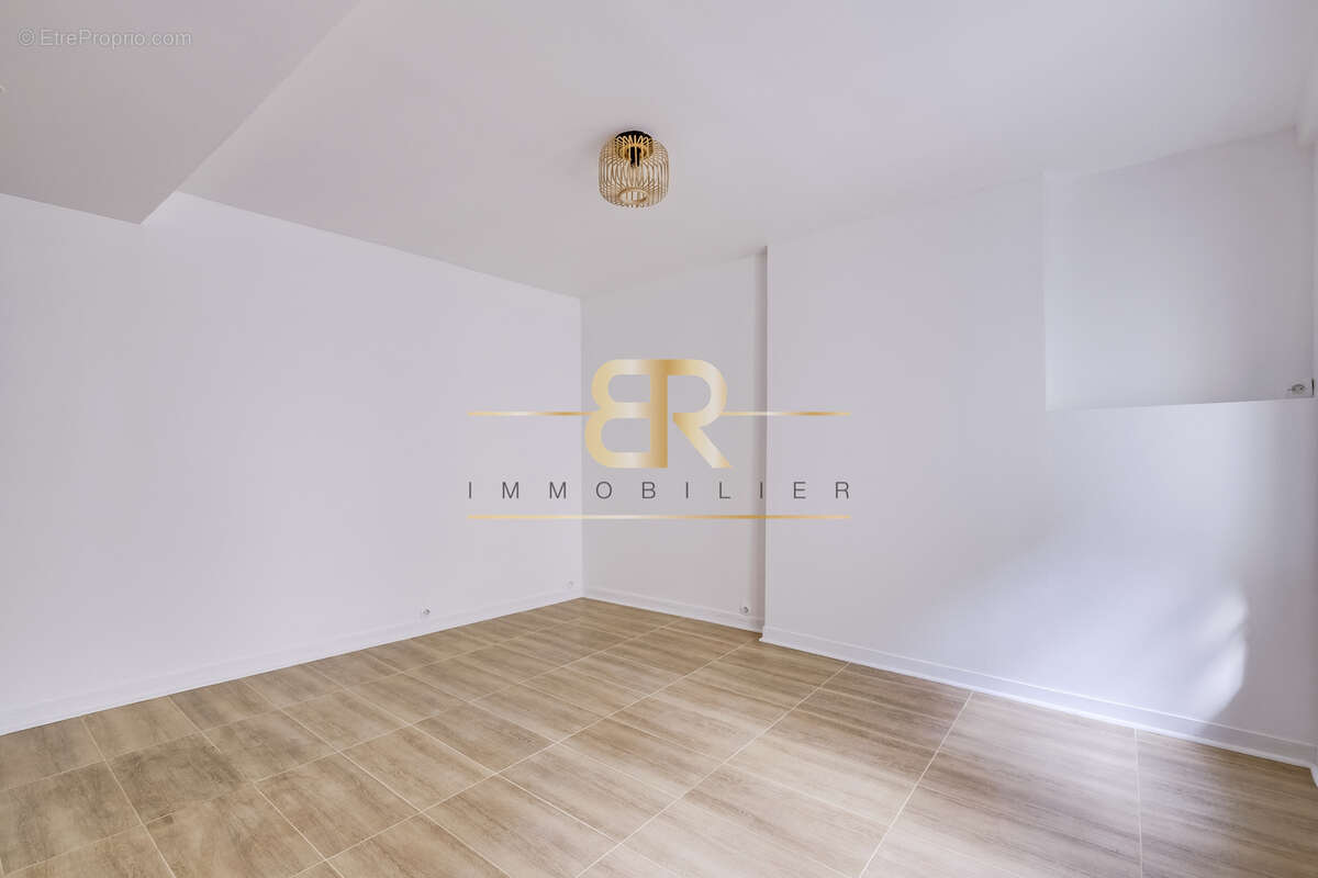 Appartement à PARIS-3E