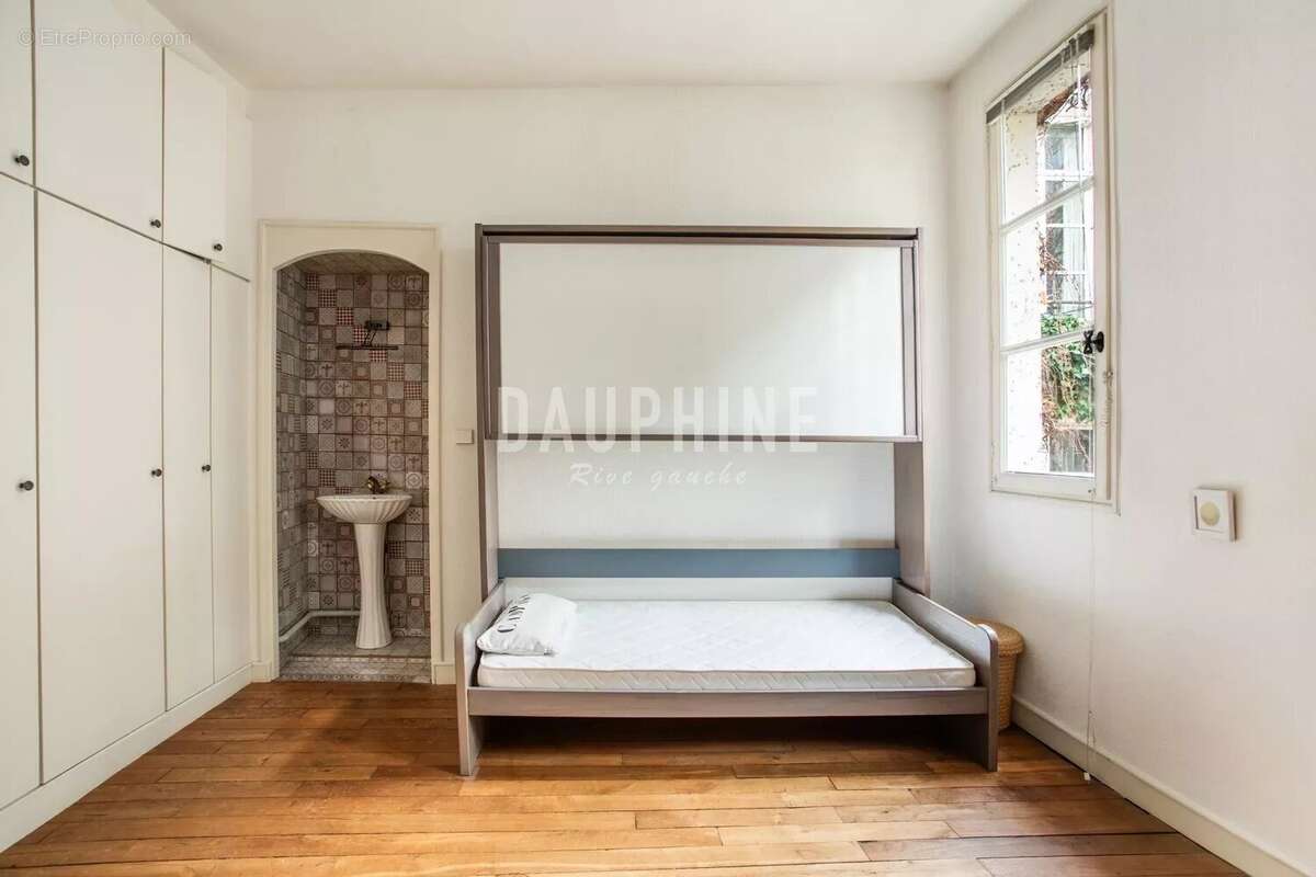 Appartement à PARIS-6E