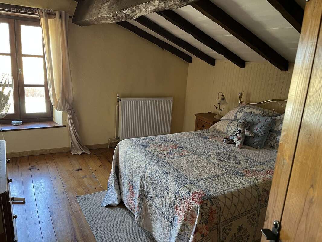 Maison à SERRES-ET-MONTGUYARD