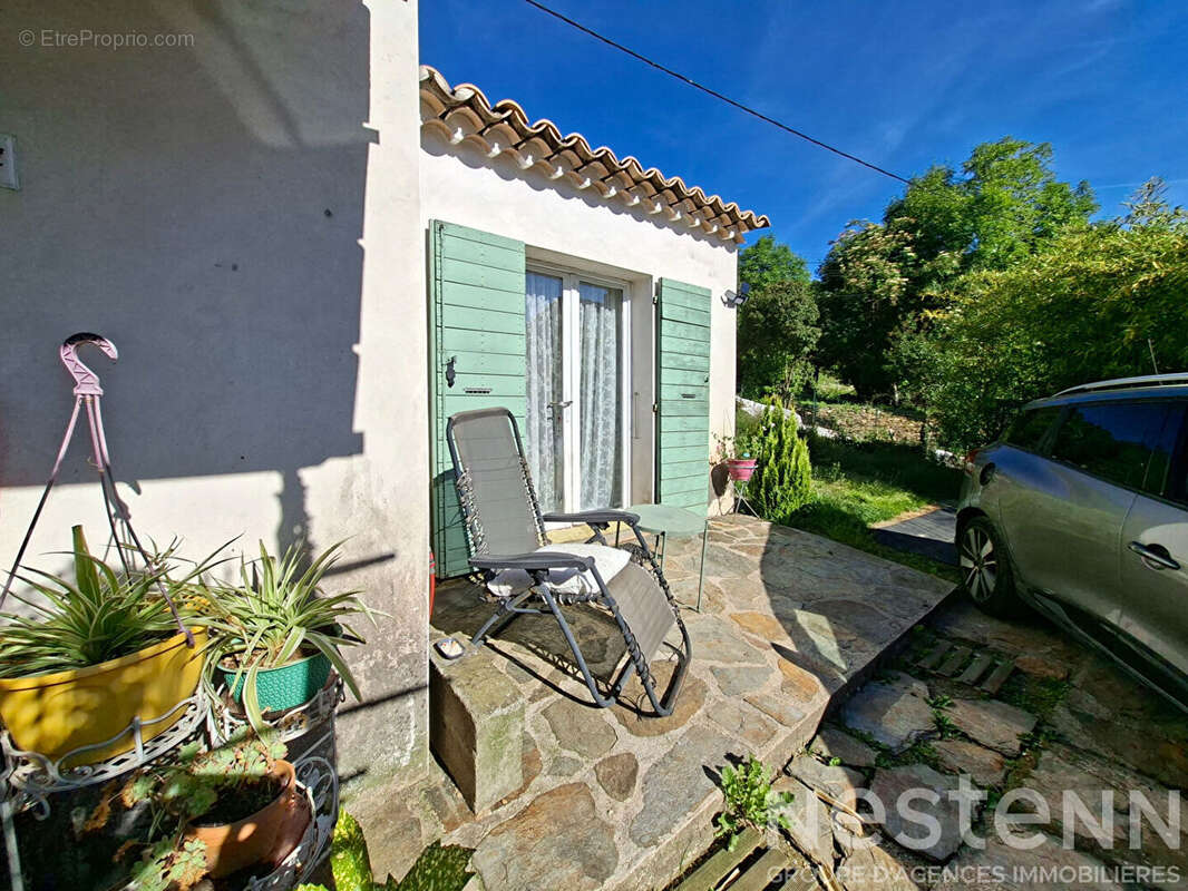 Maison à LE COLLET-DE-DEZE