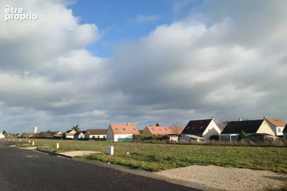 Terrain à NOGENT-LE-ROI