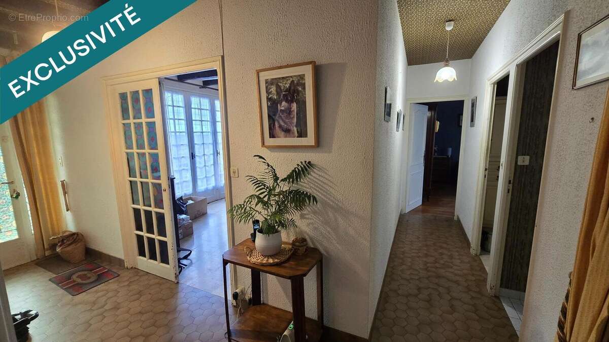 Photo 6 - Maison à LUSSAC-LES-CHATEAUX