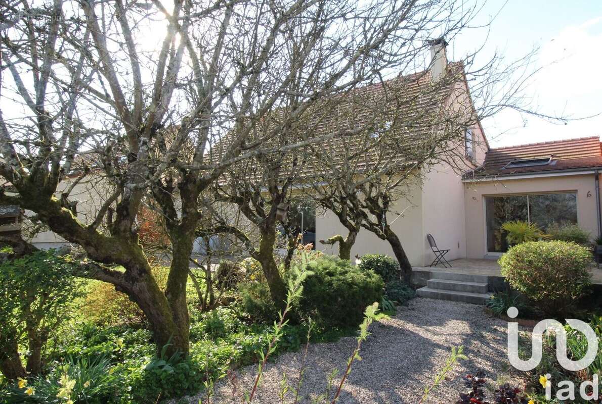 Photo 5 - Maison à YVRE-L&#039;EVEQUE