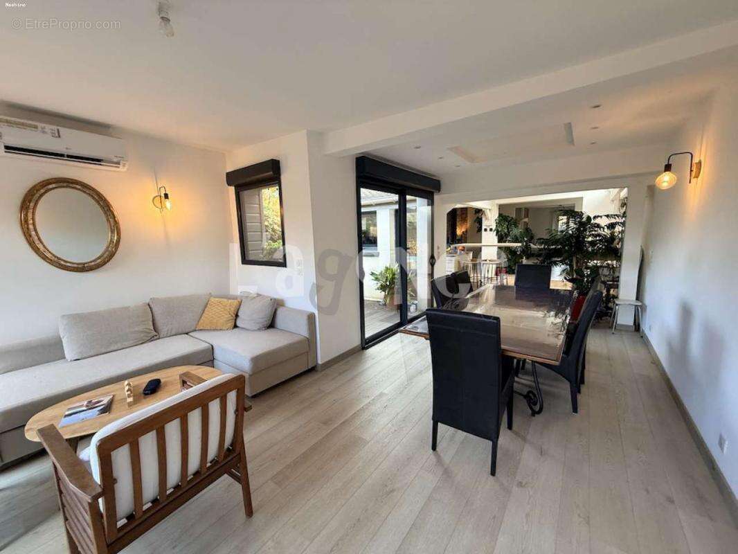 Maison à CLAYE-SOUILLY