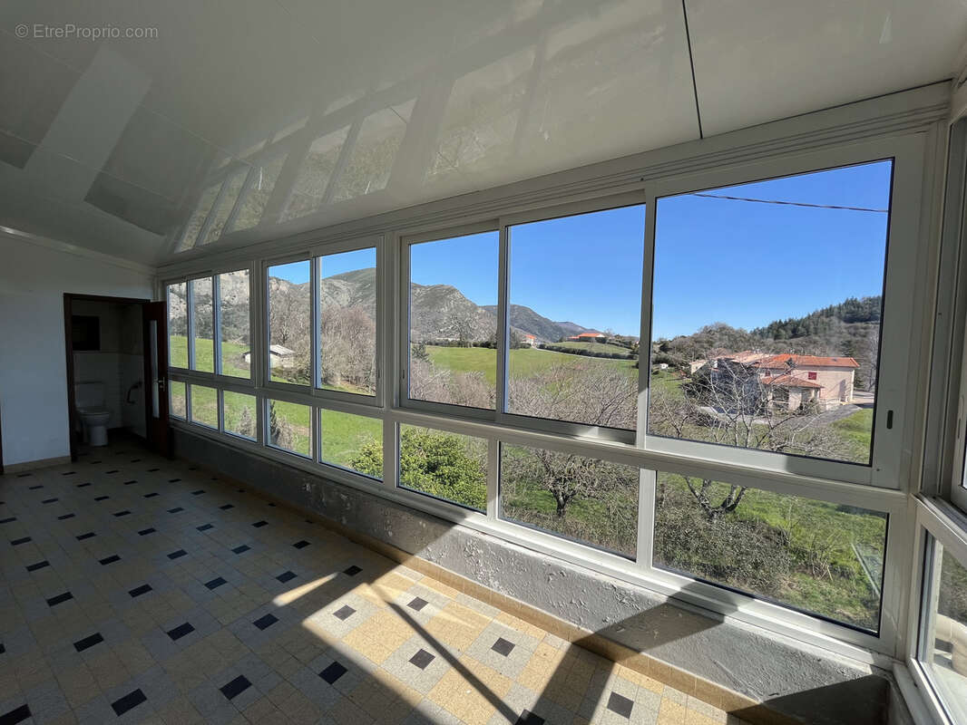 Maison à CASTANET-LE-HAUT