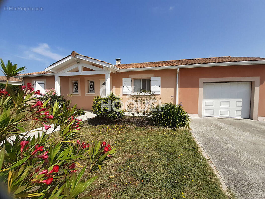 Maison à CUSSAC-FORT-MEDOC