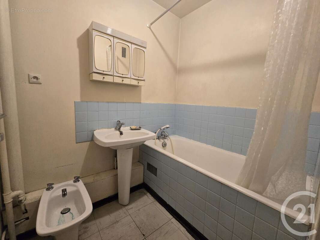 Appartement à SAINT-MAUR-DES-FOSSES