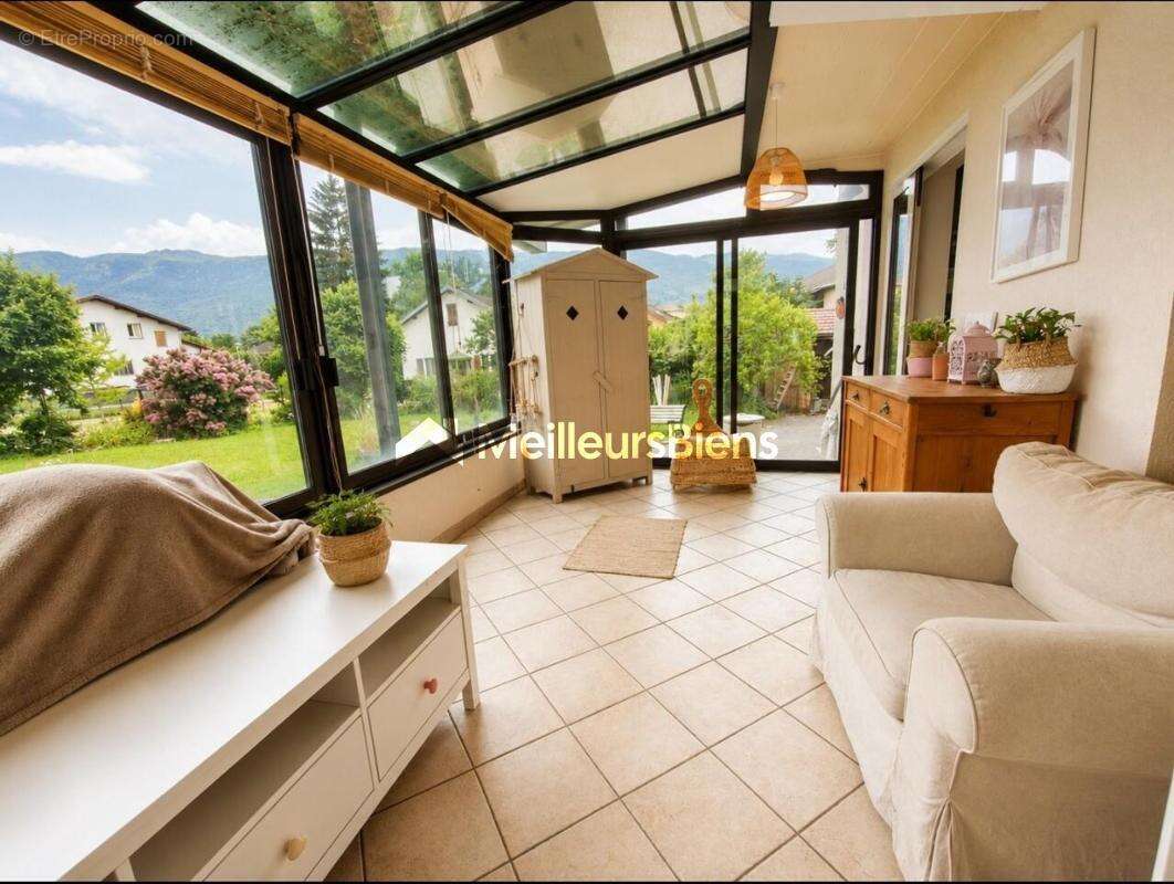 Appartement à SAINT-GENIS-POUILLY