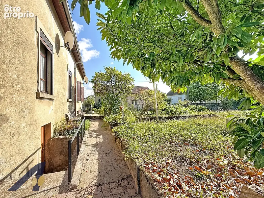 Belle opportunite - maison a renover avec beau terrain. - photo 3