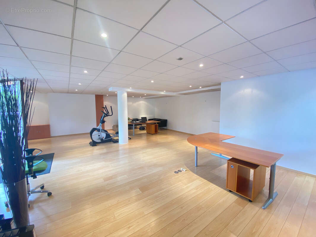 Commerce à SAINT-MAUR-DES-FOSSES