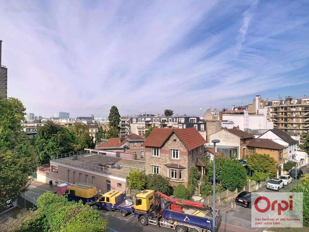 Maison à ISSY-LES-MOULINEAUX