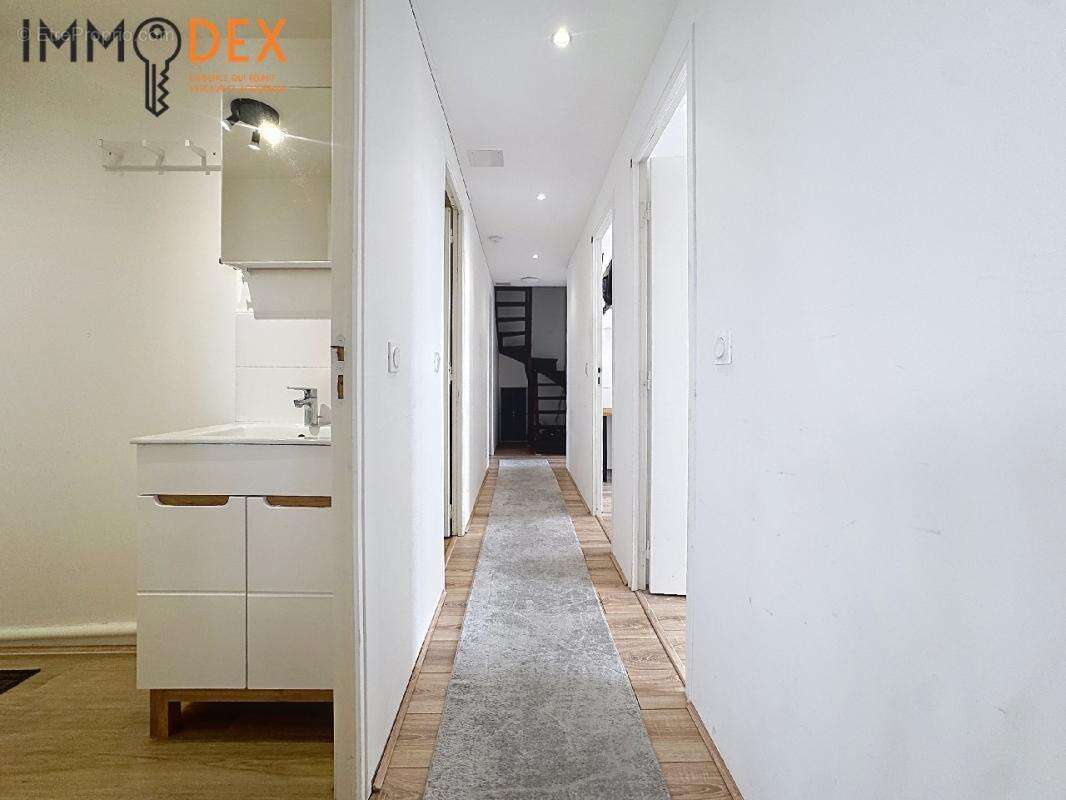 Appartement 130 m² à Reims  - photo 8