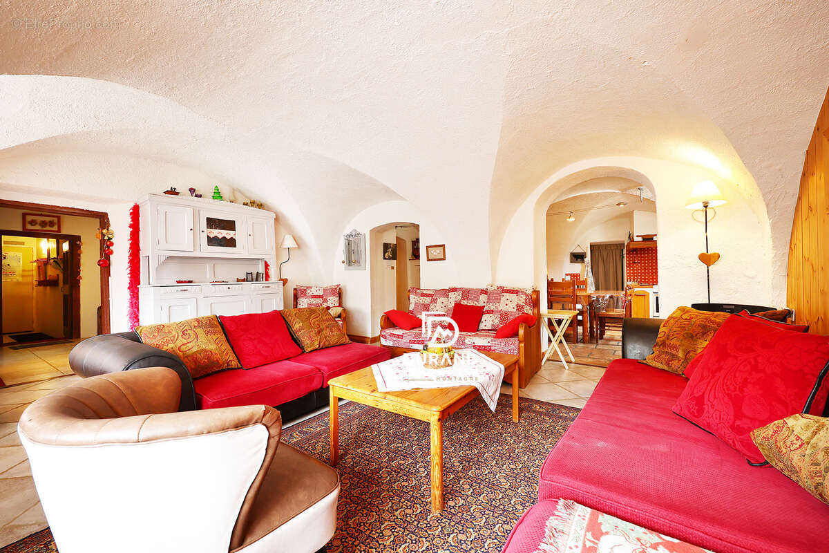 Rare à la vente   un véritable esprit de maison de famille - photo 3