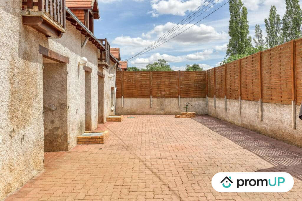 Maison à SAINT-LAURENT-EN-GATINES