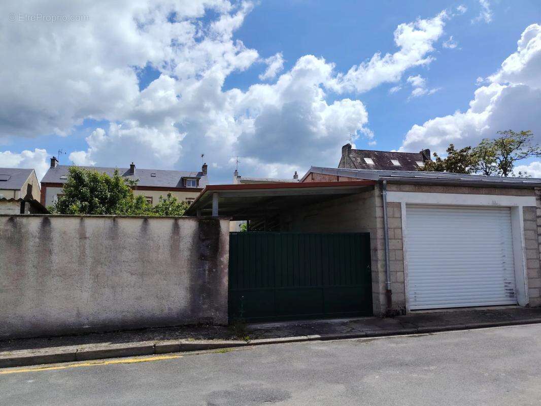 Maison à SAINT-PIERRE-LES-NEMOURS